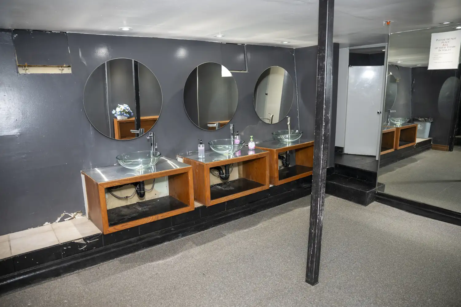 SB-WASHROOM-0003